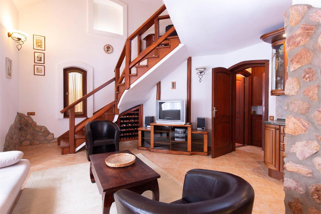 Hajdu Apartman 2. Хайдусобосло Экстерьер фото